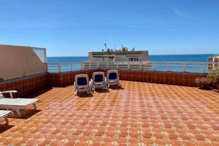 Gran Ático al lado de la playa Apartamento Torrox Exterior foto