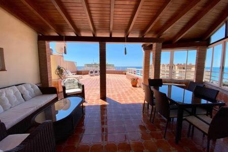 Gran Ático al lado de la playa Apartamento Torrox Exterior foto