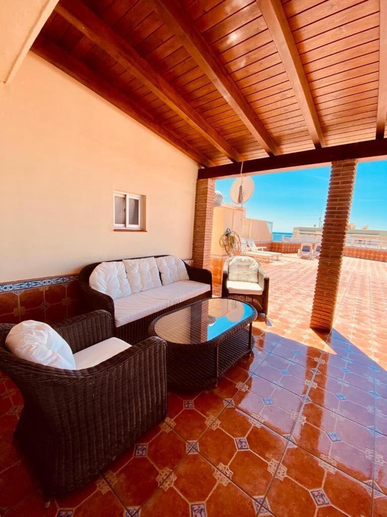 Gran Ático al lado de la playa Apartamento Torrox Exterior foto